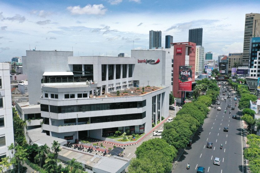 Kantor pusat Bank Jatim (ilustrasi)