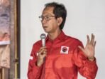 adi-sutarwijono-usai-dicopot-dari-ketua-pdip-surabaya-1746257882441_169.jpeg
