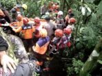 pencarian-korban-terdampak-longsor-di-pacet-mojokerto-1743937710992_169.jpeg