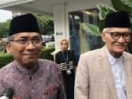 ketum-pbnu-yahya-cholil-staquf-kiri-dan-rais-aam-pbnu-miftachul-akhyar-di-istana-negara_169.jpeg