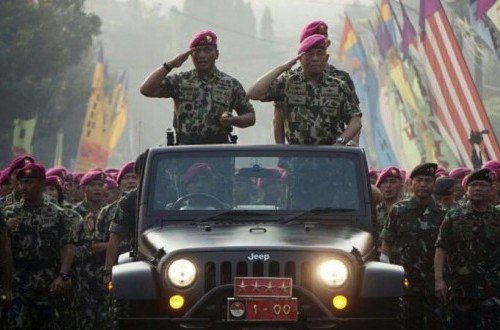 kunjungan-menhan-ryamizard-ryacudu-ke-markas-korps-marinir-_180503174320-763.jpg