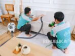 petugas-kliknclean-membersihkan-sofa-kliknclean-menambahkan-variasi-layanan-baru_260525205034-156.jpeg