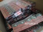 sebanyak-272-ribu-batang-rokok-ilegal-yang-hendak-diangkut_260723155254-393.jpeg
