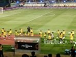 sejumlah-siswa-ssb-melakukan-aksi-jugling-saat-pembukaan-piala_260726120827-197.jpeg