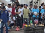62-korban-kmp-mutiara-sentosa-ii-tiba-di-surabaya-dari-masalembu-1785831912067_169.jpeg