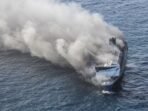 kmp-mutiara-sentosa-2-terbakar-di-perairan-sumenep-1785673826660_169.jpeg