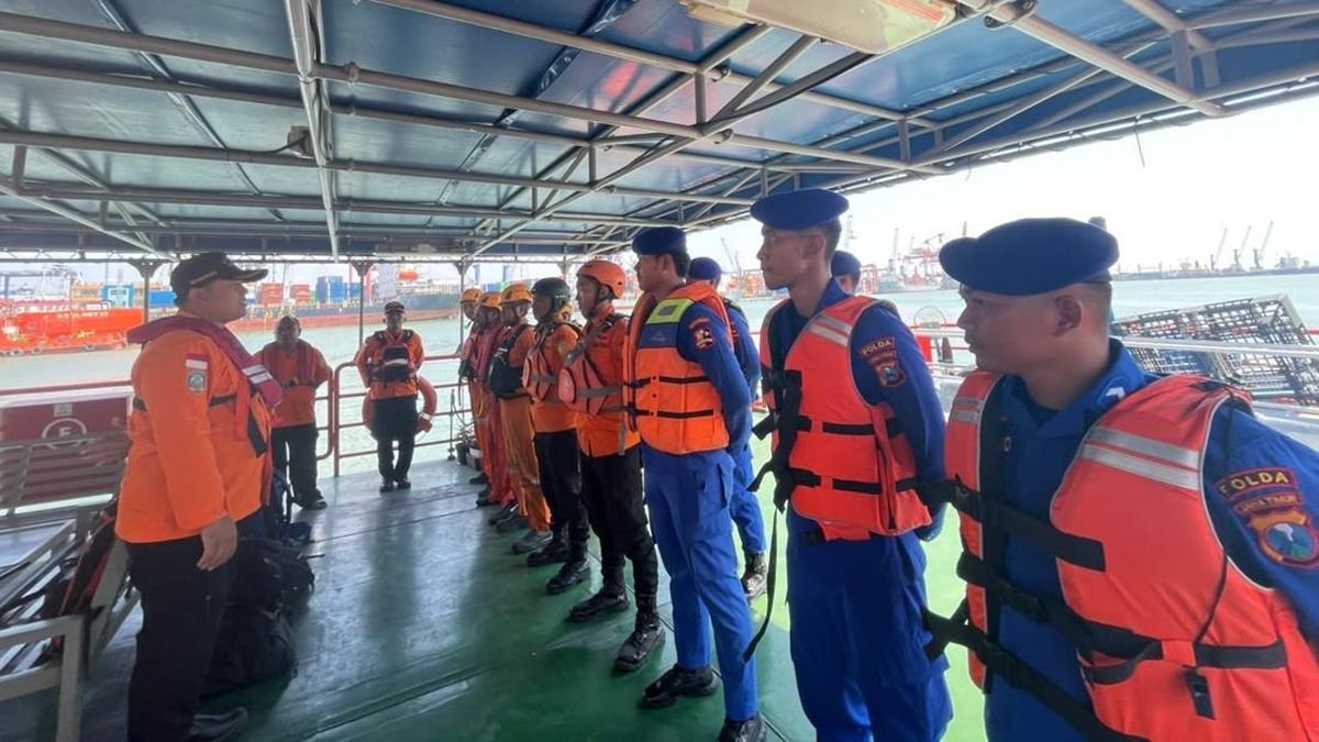 kmp-mutiara-sentosa-2-terbakar-di-perairan-sumenep-250-penumpang-dievakuasi-1785651274722_169.jpeg