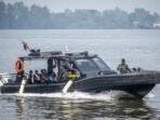 evakuasi-korban-kmp-virgo-transport-8-di-banjarmasin-1789452413202_169.jpeg