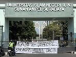 mahasiswa-segel-kampus-uinsa-surabaya-desak-rektor-mundur-1789988051130_169.jpeg
